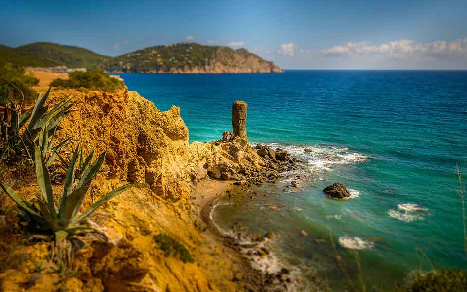 Billige Ibiza Reisen buchen