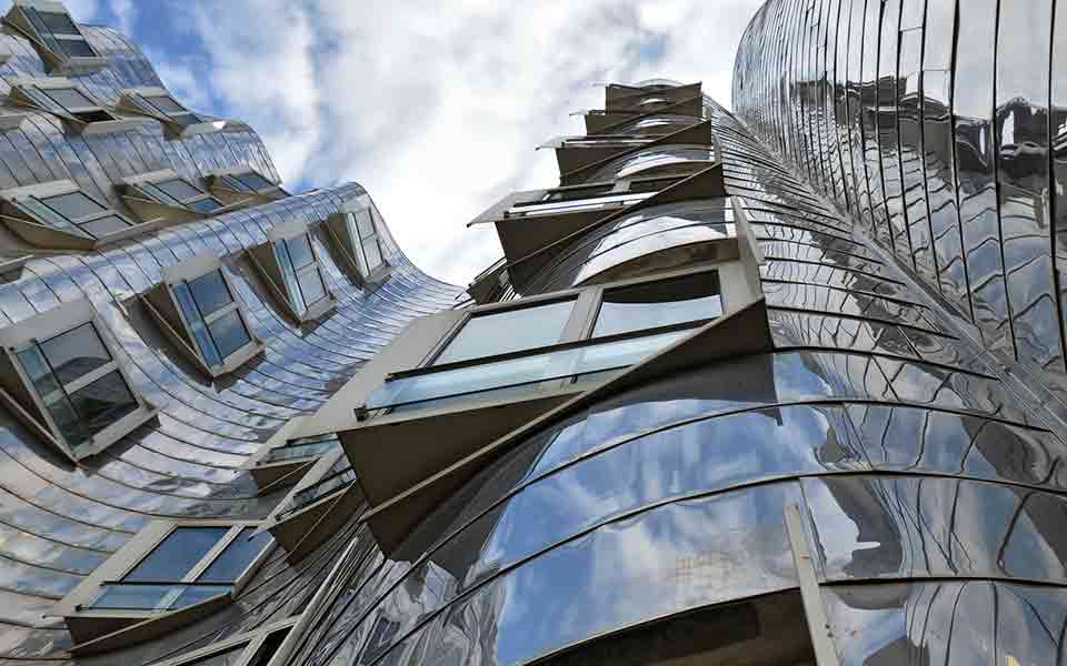 Reisen und Urlaub ab und nach Düsseldorf